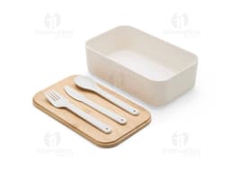 Marmita Fibra Trigo em uma imagem com utensílios de cozinha, comida, objetos metálicos, talheres, pratos vazios e reflexos