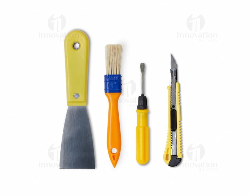 Kit Ferramentas 4 Peças: Ideal para serviços de carpintaria e reparos em geral. Este conjunto inclui chave de fenda, alicate, chave inglesa e parafusos. Feito em aço resistente e cabo de plástico, garantindo durabilidade e conforto. Tenha todas as ferramentas necessárias em um único kit prático e versátil. A solução perfeita para qualquer projeto de melhoria e manutenção. Adquira já o seu!