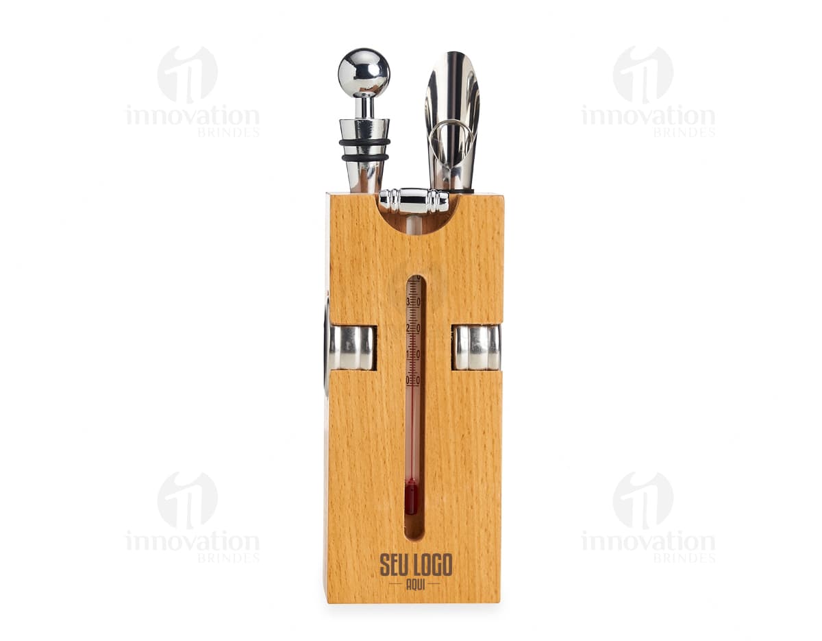 Kit de vinho em aço, contendo 6 peças: abridor, cortador de selo, termômetro, bico vertedor, tampa e anel anti-gotas. Um conjunto completo para apreciadores de vinho.