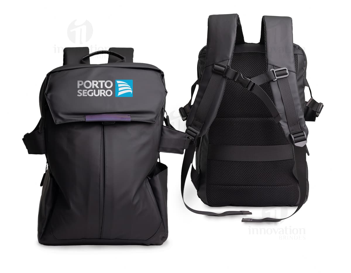 Mochila de couro sintético 30 litros: ideal para viagens, trabalho ou escola. Design elegante e durável, perfeito para quem busca estilo e praticidade. Adquira já!