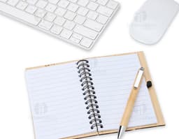 Caderneta em bambu com caneta: a união perfeita entre sustentabilidade e praticidade. Ideal para anotações no escritório