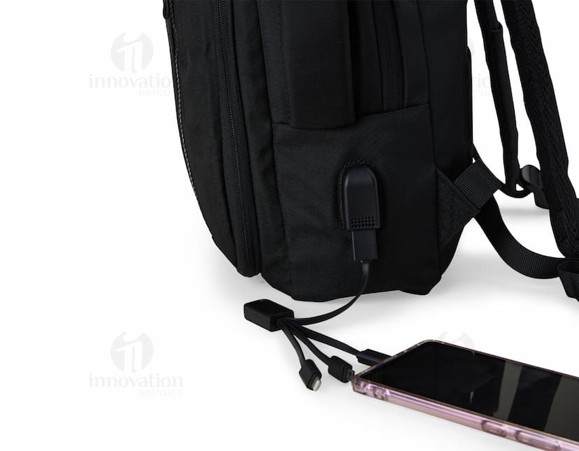 Mochila de nylon 21 litros para viagens e negócios. Mochila resistente e moderna para armazenar seus pertences com praticidade e estilo. Perfeita para quem busca elegância e funcionalidade em suas jornadas. Adquira já a sua!