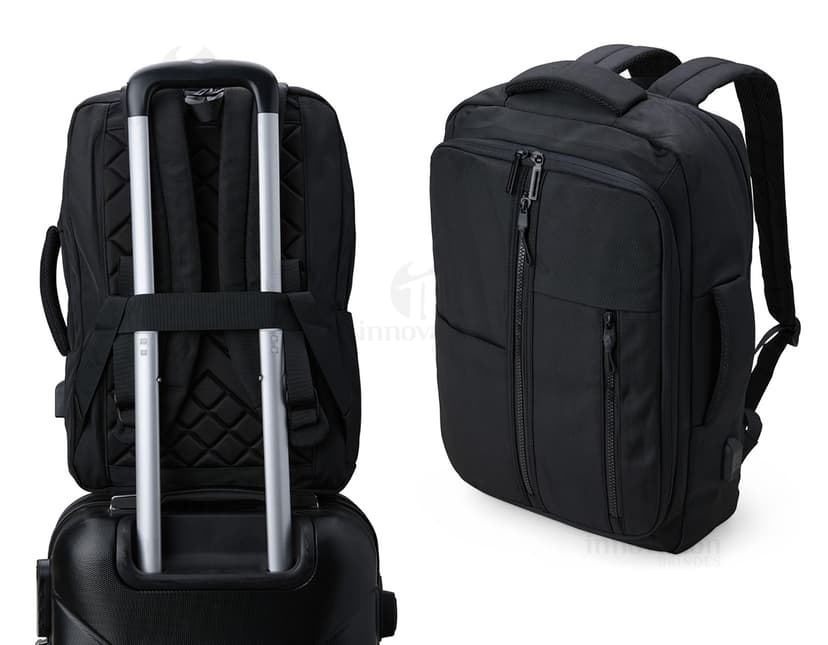 Mochila nylon preta com detalhes de couro marrom, possui alça, zíper, bolso e fecho de metal. Ideal para viagens, negócios ou passeios. Estilo moderno e elegante, com capacidade de 23 litros.