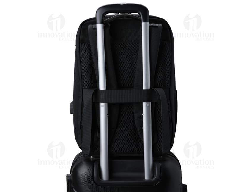 Mochila 23L preta com detalhes em couro, estilo vintage e moderno. Perfeita para viagens e negócios, possui alça, fecho eletrônico, compartimentos para equipamentos eletrônicos e câmera.
