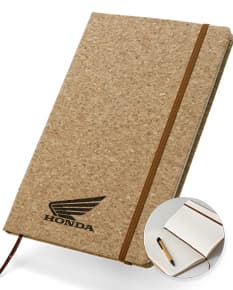 Caderneta de Cortiça - Perfeita para anotações no trabalho ou na escola. Feita com material de alta qualidade, esta caderneta possui um design vintage e textura única. Ideal para presentear ou personalizar com sua marca. Não perca tempo, garanta a sua agora!
