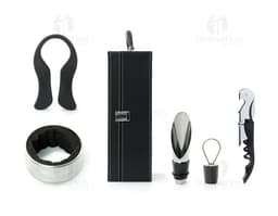 Maleta de vinho de 4 peças em veludo preto, contendo acessórios de negócios e equipamentos tecnológicos, como notebook