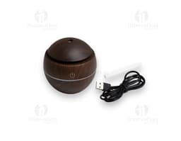 Mini umidificador isolado e em forma de esfera. Com design moderno e funcional, ideal para desktop. Ilustração comercial que