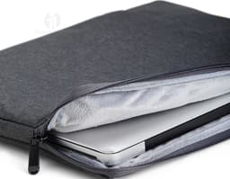 Schwarzer Leder-Ordner für Tablet und Notebook 14 mit Metallschnalle, modernem und elegantem Stil. Ideal für den Transport