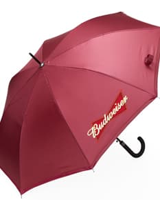 Guarda-chuva automático: proteção fashion em dias de sol e chuva. Feito em nylon resistente, é o acessório perfeito para garantir segurança e elegância em qualquer clima. Com design moderno e mecanismo automático, proporciona proteção contra sol, vento e chuva. Adquira já o seu e esteja preparado para enfrentar qualquer meteorologia com estilo e praticidade. Garanta já o seu guarda-chuva automático e esteja protegido com um toque de elegância!