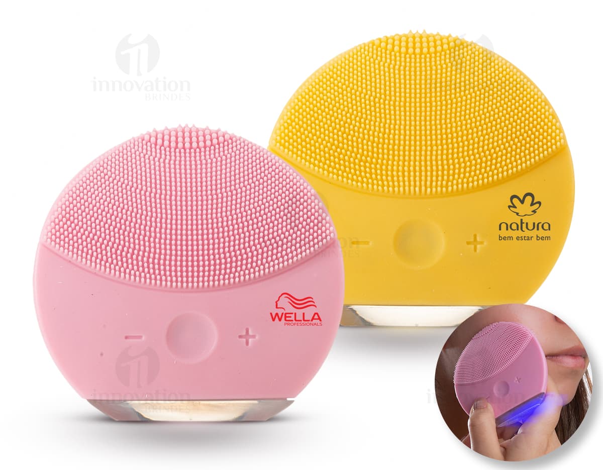 Massageador e limpador facial elétrico moderno e eficiente para cuidar da sua pele. Com design inovador, tecnologia de ponta e cores vibrantes, este produto é a opção ideal para você que busca praticidade e resultados visíveis. Aproveite já e garanta a sua rotina de cuidados com a pele!