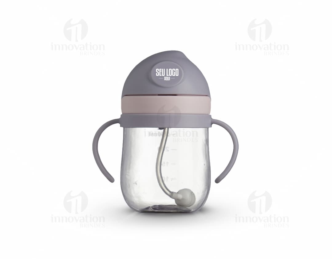Copo de Transição Infantil 350ml em plástico amarelo transparente, com design clean e seguro para crianças, ideal para