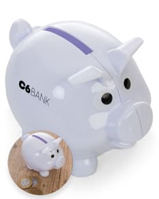 Cofre plástico porquinho - Guarde suas economias com estilo e segurança! Lindo cofrinho em formato de porquinho, ideal para poupar dinheiro de forma divertida. Feito em cerâmica rosa, é perfeito para decorar seu espaço e iniciar sua jornada de investimentos. Aproveite para cuidar das suas finanças de maneira prática e eficiente. Adquira já o seu!