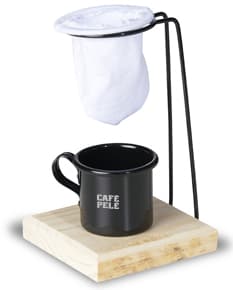 Kit café 3 peças em alumínio: bucket, caneca e bule. Ideal para servir sua bebida favorita com estilo. Equipamento resistente e prático. A solução perfeita para o seu desktop. Aproveite seu café em grande estilo!