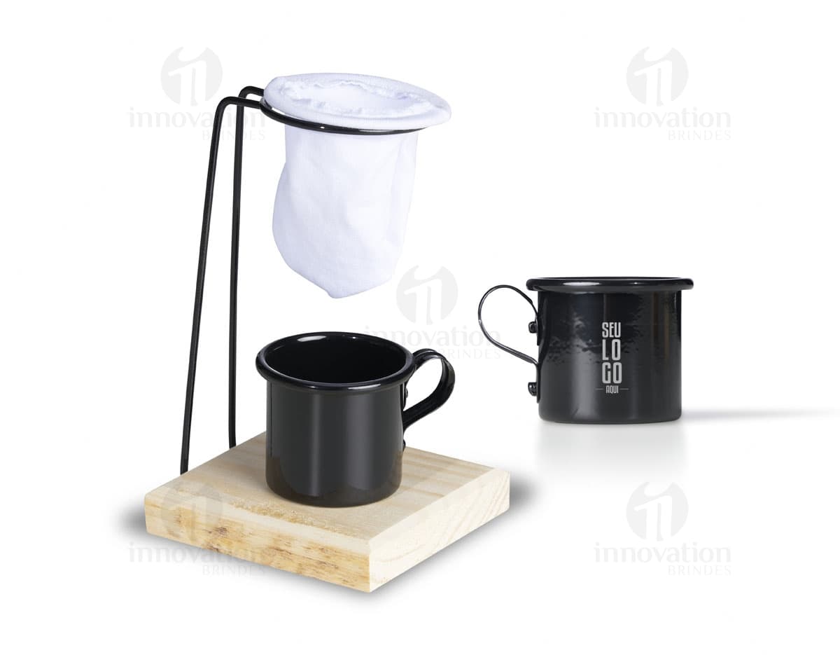 Kit café 3 peças em alumínio: bucket, caneca e jarra. Ideal para seu momento de pausa no trabalho ou em casa. Design moderno e prático.