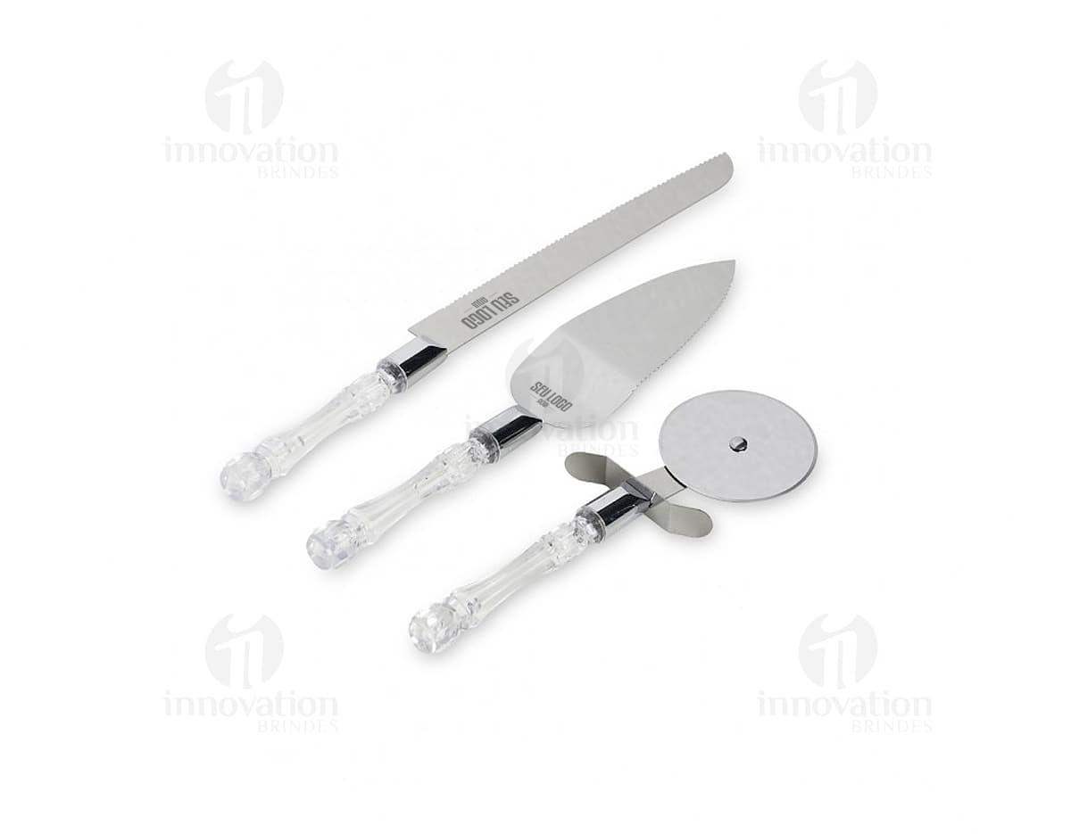 Conheça o Kit Utensílios 3 Peças - Faca, Garfo e Colher em Aço Inoxidável. Um conjunto prático e elegante, ideal para suas refeições diárias. Feitos em aço inoxidável, esses utensílios garantem durabilidade e resistência. Leves e fáceis de limpar, são perfeitos para uso doméstico ou em viagens. Renove sua cozinha com esse conjunto versátil e de alta qualidade. Compre já o seu!