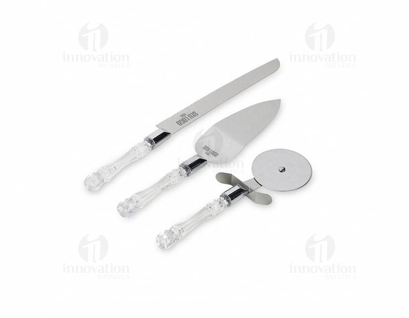 Conheça o Kit Utensílios 3 Peças - Faca, Garfo e Colher em Aço Inoxidável. Um conjunto prático e elegante, ideal para suas refeições diárias. Feitos em aço inoxidável, esses utensílios garantem durabilidade e resistência. Leves e fáceis de limpar, são perfeitos para uso doméstico ou em viagens. Renove sua cozinha com esse conjunto versátil e de alta qualidade. Compre já o seu!