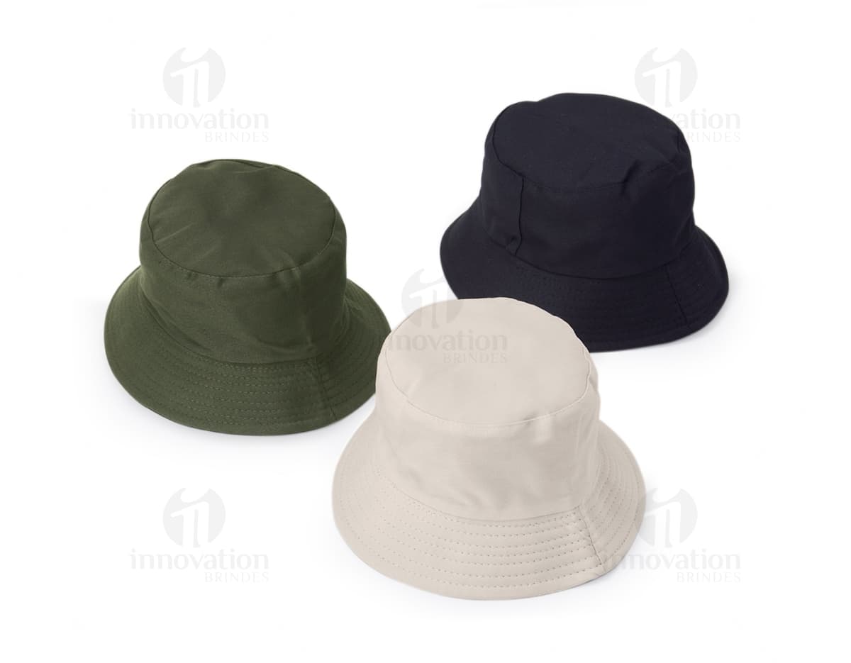 Chapéu bucket em estilo retro preto, perfeito para manter o estilo e se proteger do sol com muito conforto. Ideal para valorizar seu look em qualquer ocasião. Adquira já o seu!