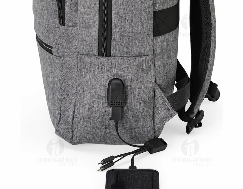 Mochila de nylon 22 litros: a opção perfeita para viagens ou uso diário. Com estilo e praticidade, essa mochila é ideal para quem busca elegância e funcionalidade em um único acessório. Perfeita para negócios, viagens ou até mesmo para o dia a dia. Garanta já a sua!