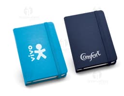 Caderno capa dura preto para trabalho e estudo, com espaço para armazenar dispositivos eletrônicos. Ideal para organizar suas