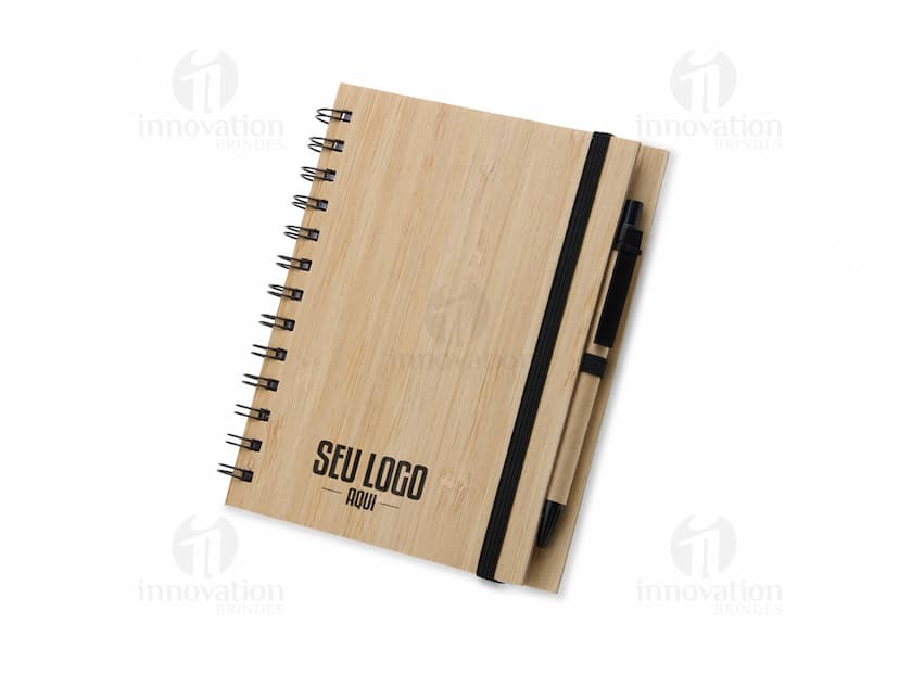 Caderneta em bambu com caneta: a combinação perfeita de elegância e sustentabilidade para suas anotações. Ideal para uso no escritório, na escola ou em reuniões de negócios. Feita com material de alta qualidade, esta caderneta traz um toque de natureza ao seu dia a dia. Prática para guardar e fácil de transportar. Adquira já a sua e mantenha suas ideias sempre organizadas!