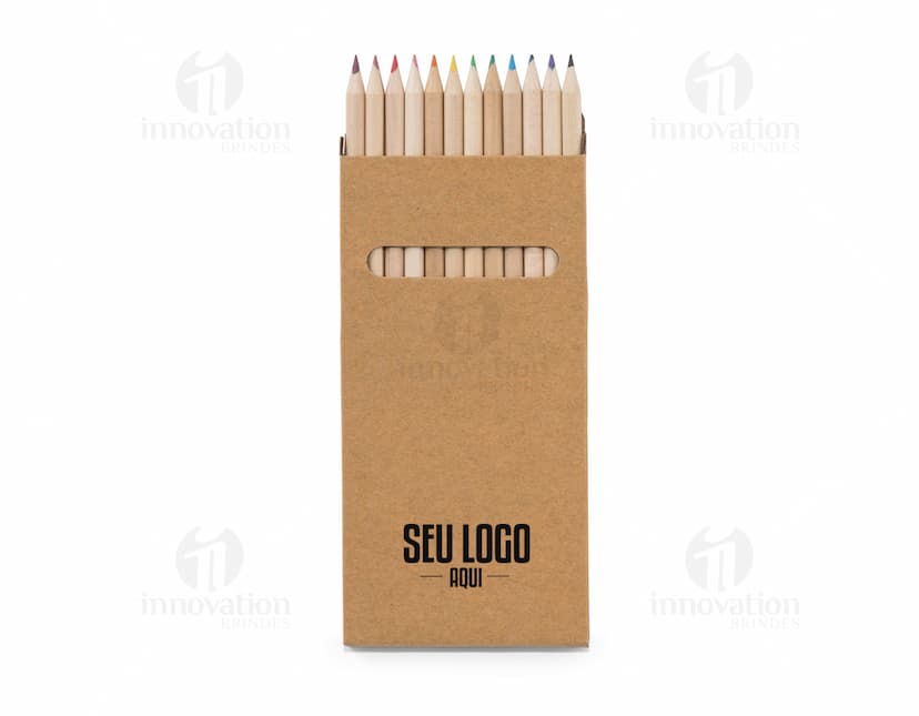 Caixa de cartão com 12 lápis de cor ideais para presentear e estimular a criatividade. Feita com material sustentável, é perfeita para escola, escritório e momentos de descontração. Adquira já!
