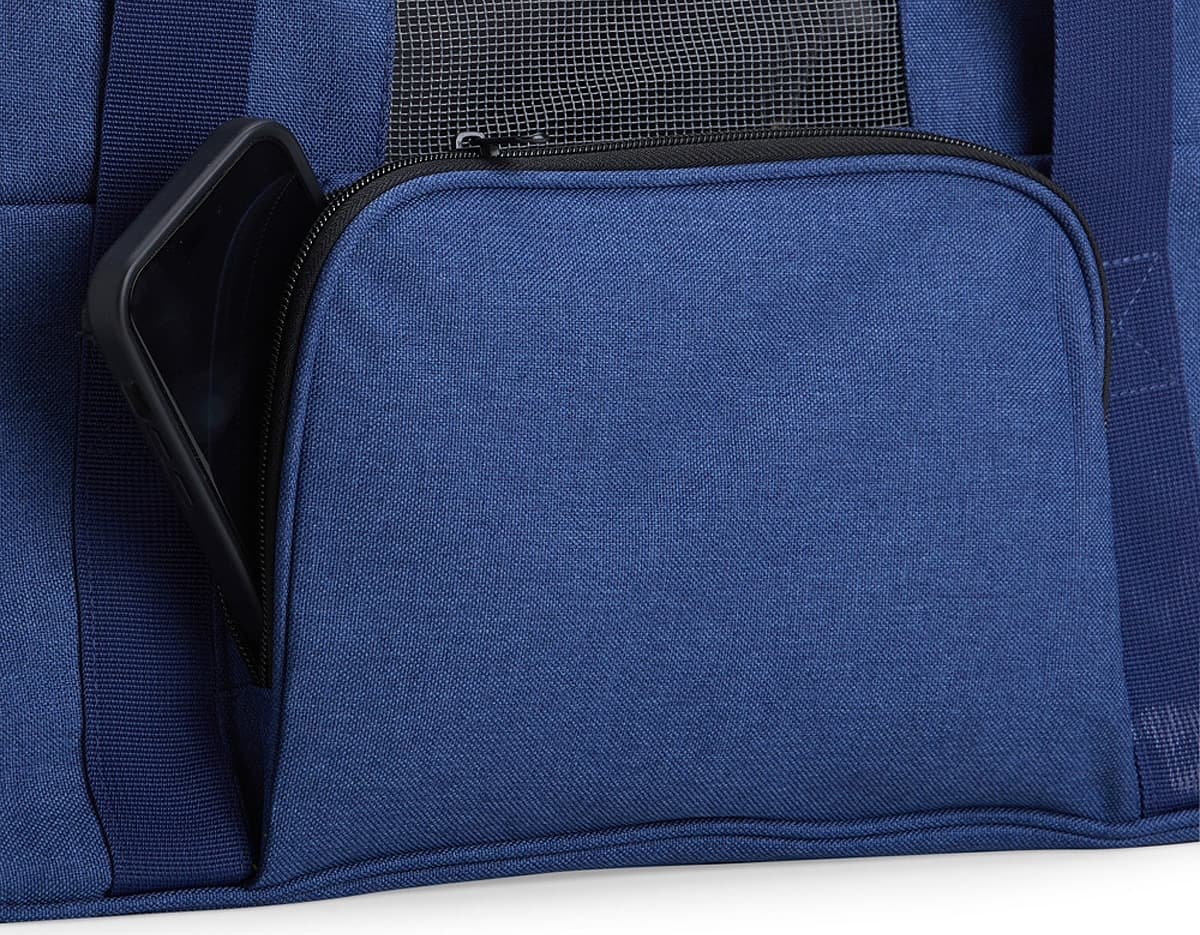 Bolsa para transporte de pets elegante e moderna em couro marrom. Ideal para viagens e passeios com seu animal de estimação. Compre já!