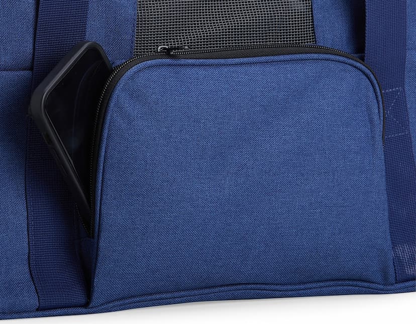 Bolsa para transporte de pets elegante e moderna em couro marrom. Ideal para viagens e passeios com seu animal de estimação. Compre já!