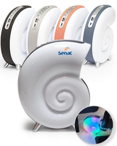 Caixa de som multimídia com luminária: tecnologia e design em um só produto! Aproveite o som de alta qualidade e a iluminação moderna para transformar o ambiente. Perfeito para momentos de relaxamento ou para animar uma festa. Adquira já o seu! #brindes #tecnologia #design #som #luminária