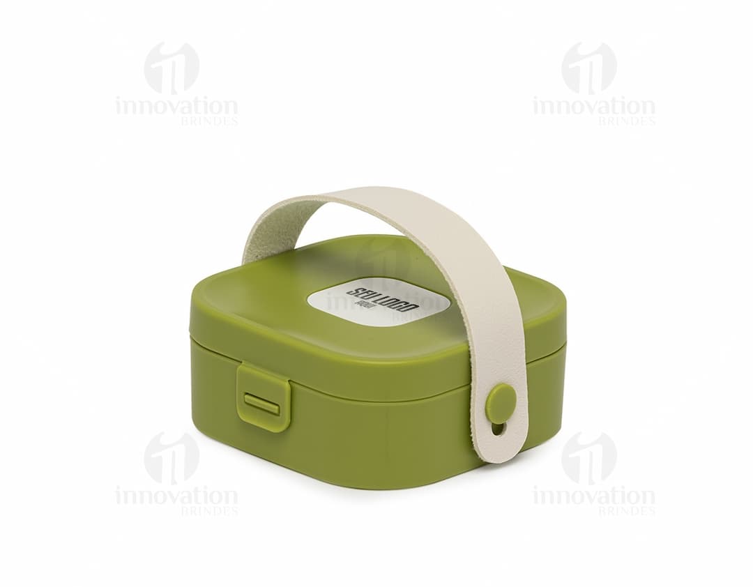 Porta-jóias com espelho para armazenar e proteger as suas joias com segurança. Design moderno e funcional, ideal para