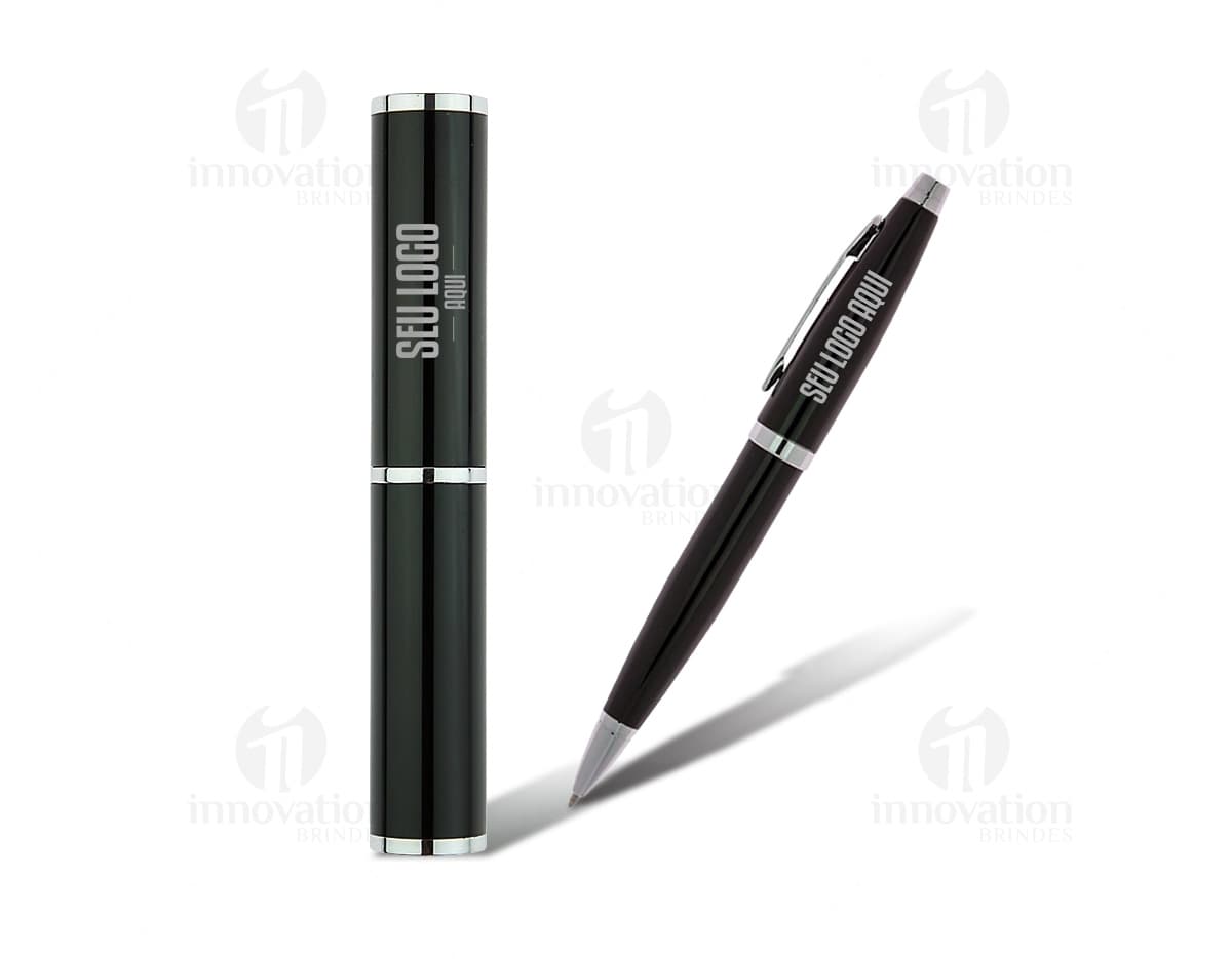 Caneta com estojo prata e preto: o acessório perfeito para escrita e negócios. Ideal para assinar documentos, fazer anotações e organizar sua rotina de trabalho. Garanta já a sua!