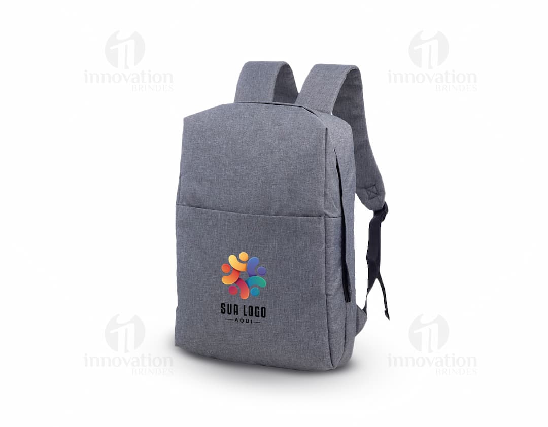 Mochila para notebook com bloqueio - Acessório moderno e elegante para proteger seu equipamento durante viagens de negócios ou lazer. Com design em couro e zíper resistente, garante segurança e estilo. Ideal para empresários que buscam praticidade e sofisticação. Compre já!