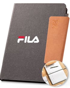 Agenda de couro preta para organização pessoal e profissional. Perfeita para anotações e planejamentos. Mantenha suas informações e compromissos sempre à mão. Compre agora!