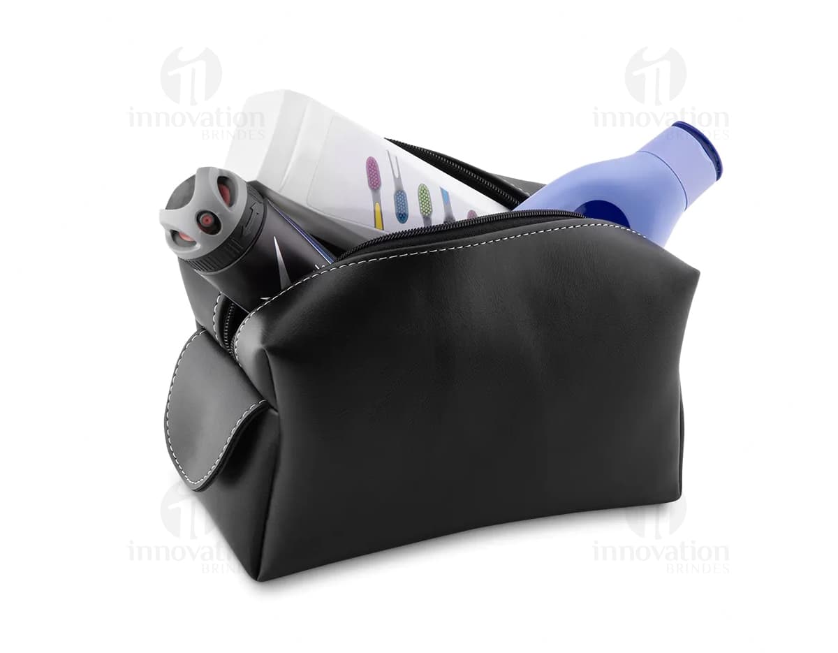 Nécessaire de couro sintético elegante, moderno e versátil para organizar seus pertences com estilo. Ideal para viagens, negócios e uso pessoal. Adquira já o seu!