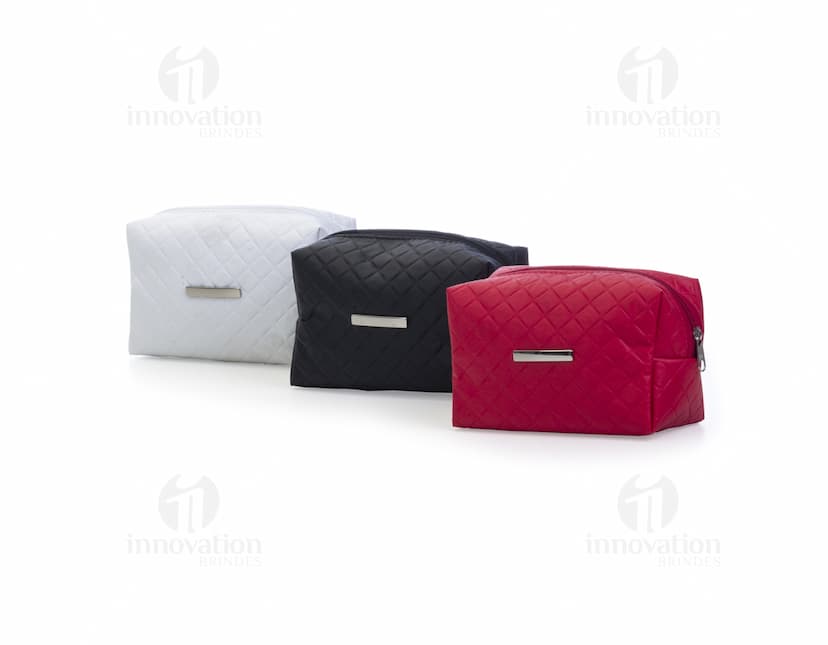 Nécessaire Puff Matelassê - Organize seus pertences com estilo e sofisticação. Ideal para presentear ou para uso próprio. Aproveite!