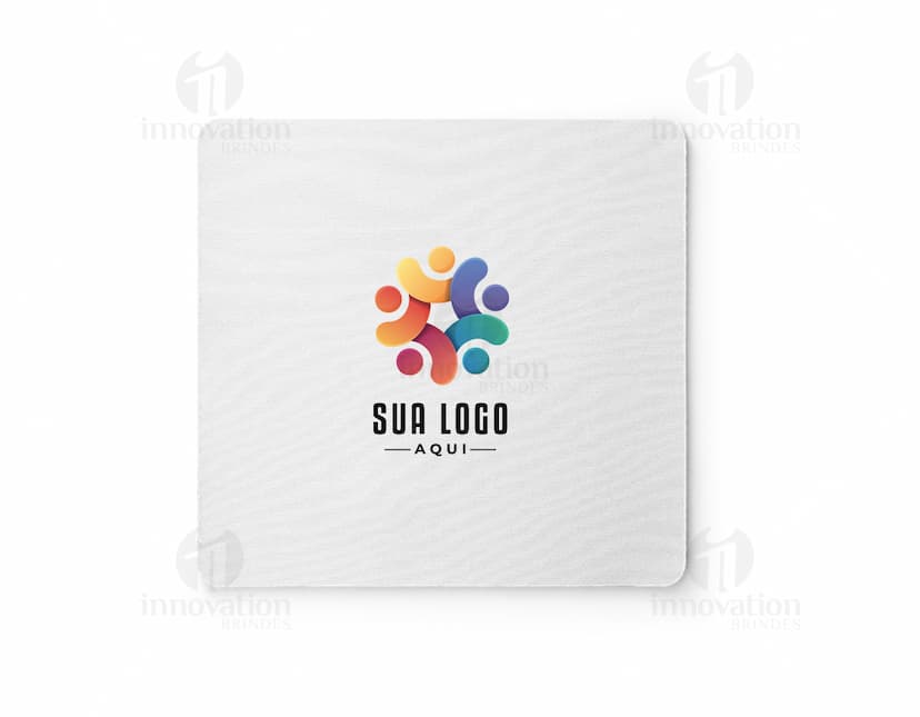 Mouse pad de borracha para escritório e estudo. Ideal para manter seu espaço de trabalho organizado e com estilo. Não deixe de conferir!