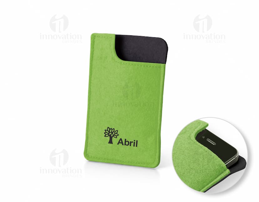 Bolsa para celular em silicone preto, com design clean e super prática para o dia a dia. Mantenha seu dispositivo seguro e próximo de você em todos os momentos. Ideal para trabalho, estudos e lazer. Adquira já a sua! Ideal para escritório, escola e presentes. Confira!