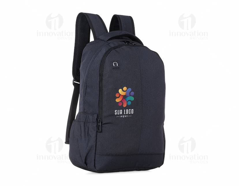 Mochila de poliéster para notebook - ideal para viagens de negócios e lazer. Moderna e prática, possui compartimento acolchoado para proteger seu laptop. alças ergonômicas e design elegante. Garanta já a sua!