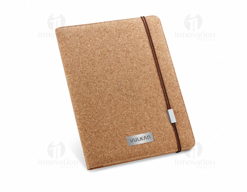 Pasta A4 em cortiça com folhas lisas para organização e praticidade no escritório. Ideal para armazenar documentos e fazer anotações. Adquira já a sua!