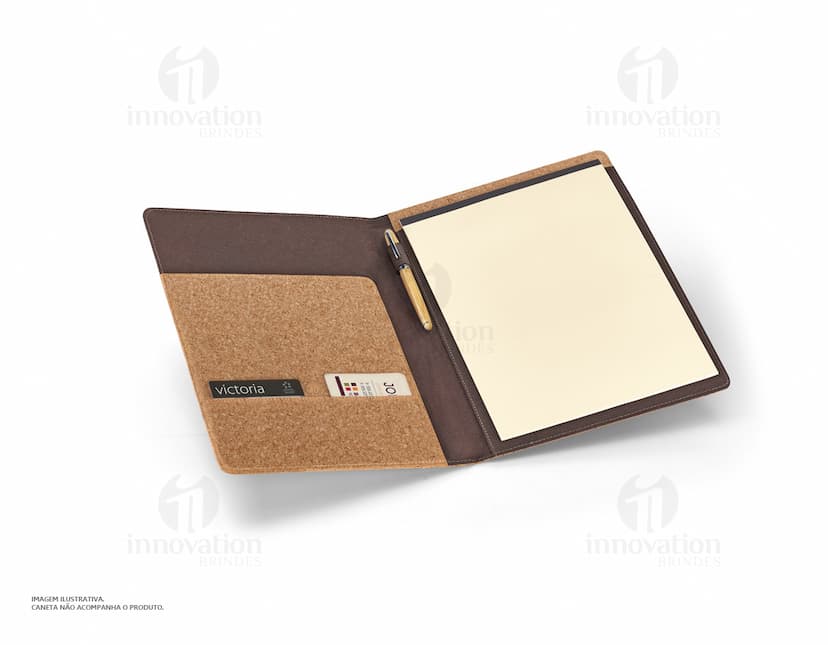 Pasta A4 em cortiça com folhas lisas para organização e praticidade no escritório. Perfeita para armazenar documentos e lembretes de forma elegante. Compre já!