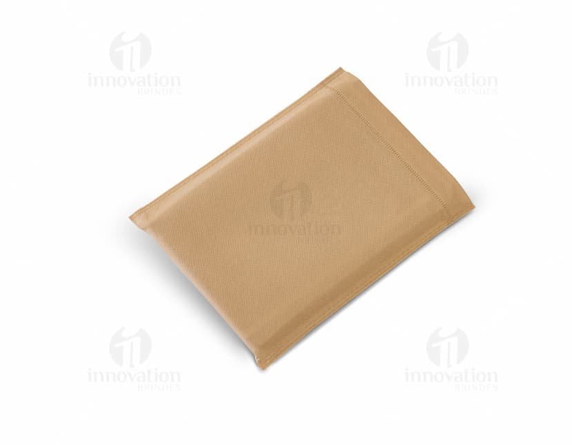 Pasta A4 em cortiça com folhas lisas para organização no escritório. Perfeita para armazenar documentos e recados de forma elegante e prática. Aproveite!
