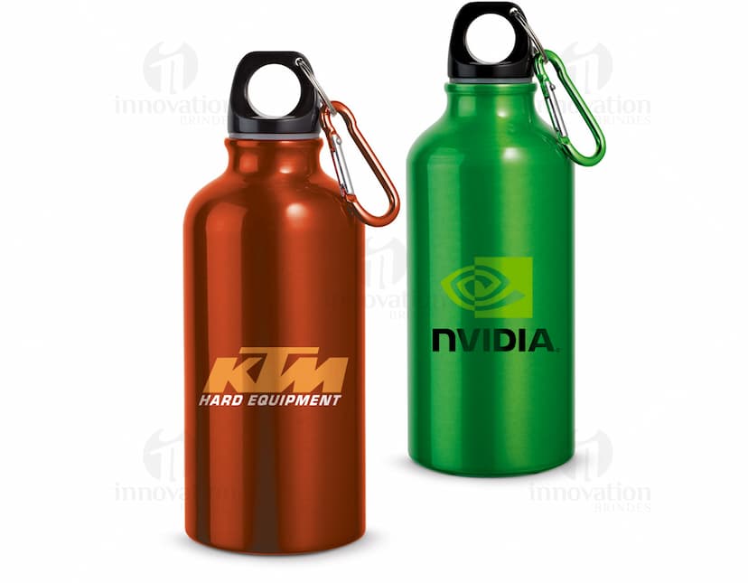 Garrafa Esportiva em Alumínio: prática, durável e sustentável para te acompanhar no dia a dia. Ideal para manter-se hidratado durante seus treinos, ela possui design clean e moderno. Aproveite para ter sempre sua bebida preferida por perto. Adquira já a sua!