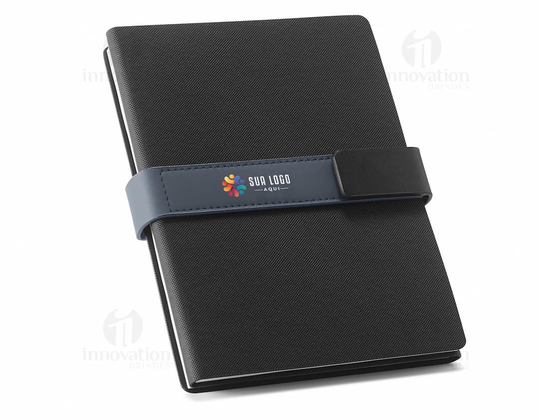 Caderno a5 preto de couro moderno para escrita e organização de negócios. Perfeito para guardar informações importantes e