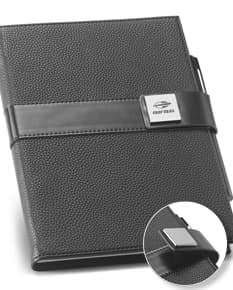 Caderno A5 em couro preto - perfeito para o mundo dos negócios! Ideal para manter suas anotações e documentos organizados, este elegante e prático caderno é o símbolo de sucesso que você precisa. Com design vintage e textura em couro, é a combinação perfeita de estilo e funcionalidade. Compre já o seu e eleve o seu escritório ao próximo nível!