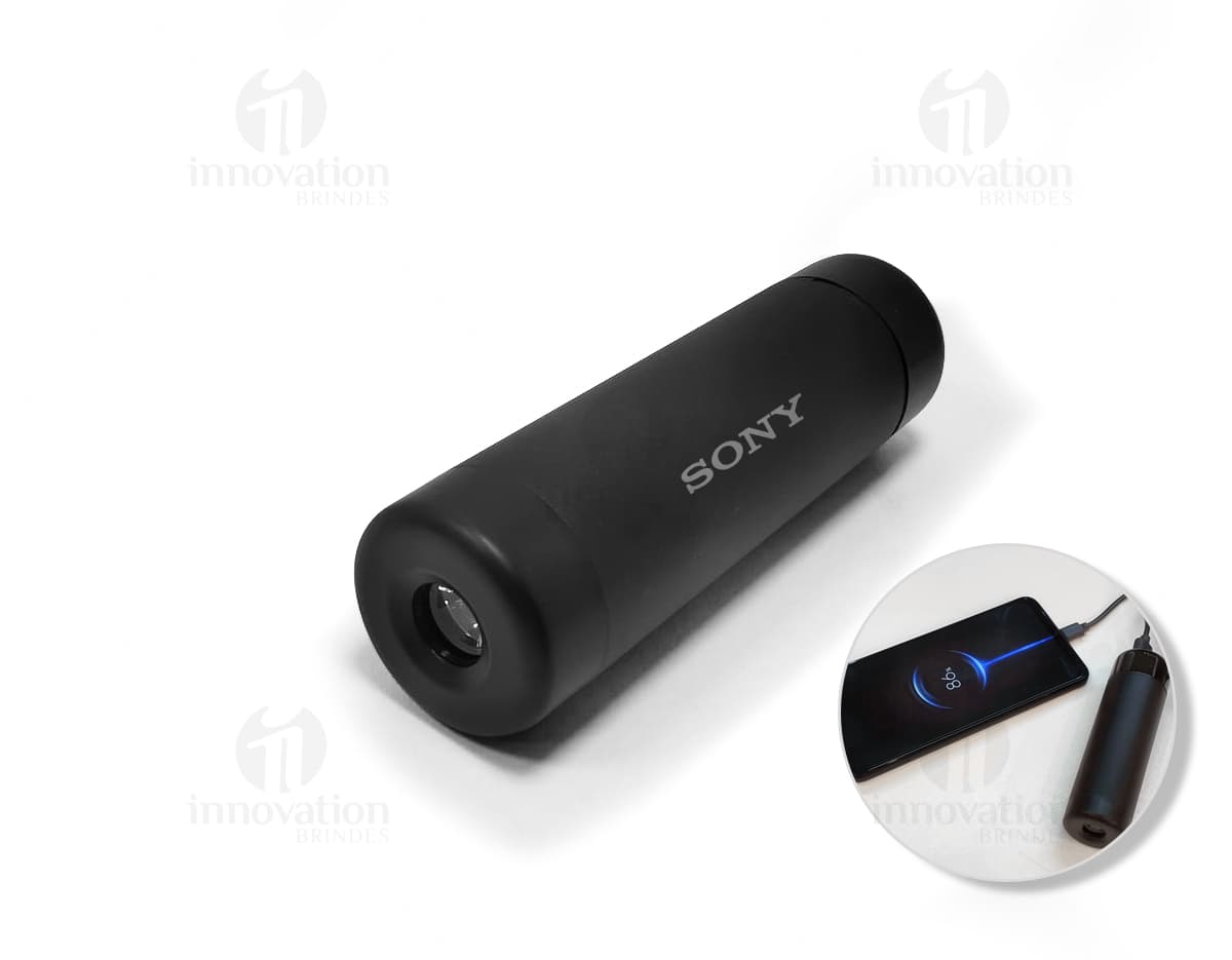 Power Bank 4.000mAh com Lanterna preto, moderno, sistema de áudio, dispositivo eletrônico, equipamento de tecnologia, objeto em metal, 3D, brilhante, compacto e potente para carregar seu aparelho enquanto ouve música.