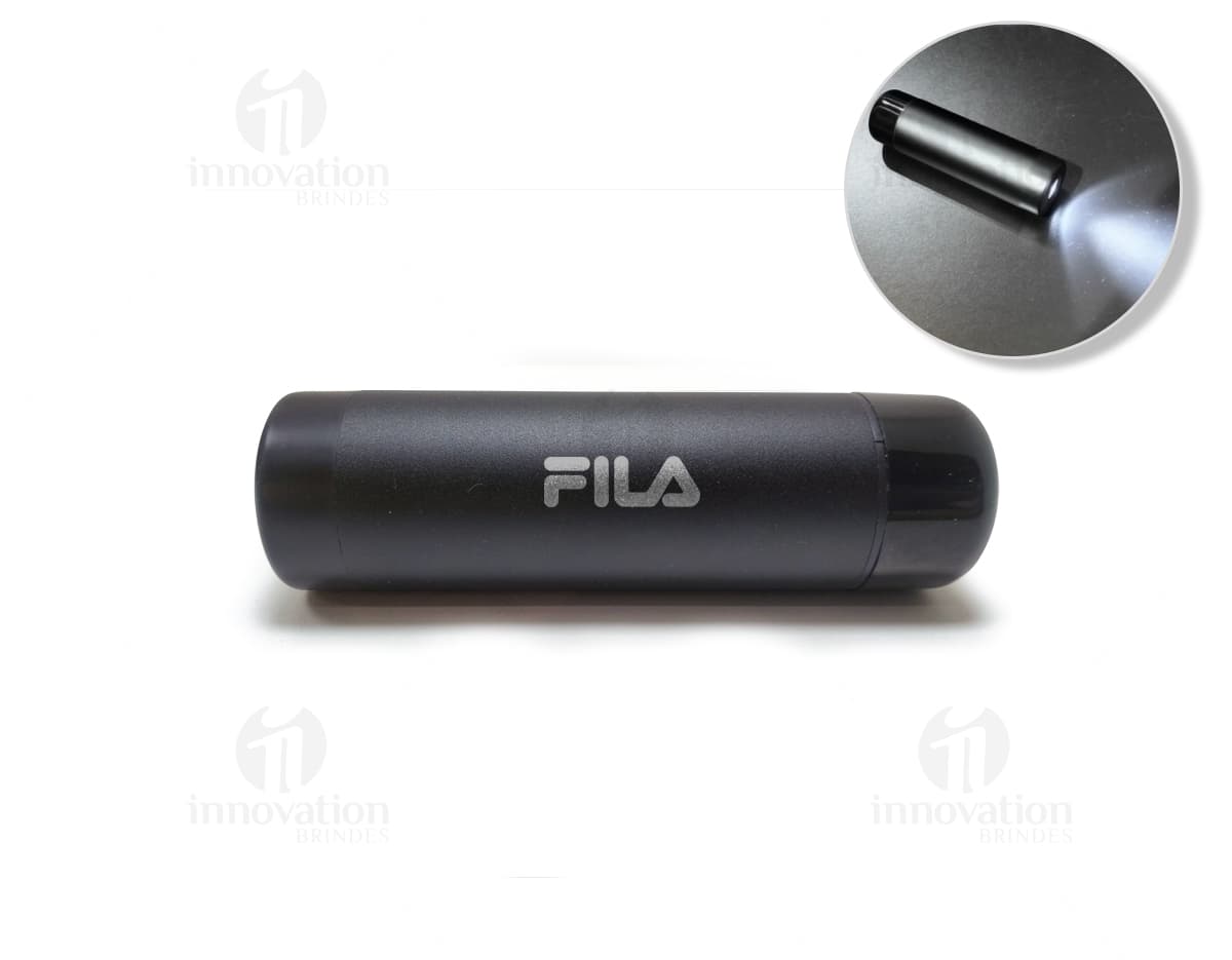 Power Bank 4.000mAh com Lanterna preto, moderno, sistema de áudio, dispositivo eletrônico, equipamento de tecnologia, objeto em metal, 3D, brilhante, compacto e potente para carregar seu aparelho enquanto ouve música.
