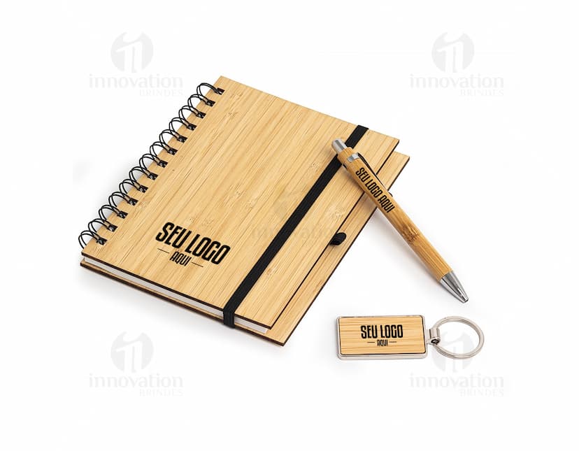 Kit executivo ecológico 3 peças - Perfeito para escritório e reuniões de negócios! Inclui notebook, bloco de notas e caneta sustentável. Ideal para anotações e organização, em uma embalagem elegante. Seja sustentável em seu dia a dia de trabalho.