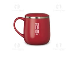 Caneca de parede dupla com capacidade de 370ml, ideal para bebidas quentes como chá e café. Feita de cerâmica, na cor