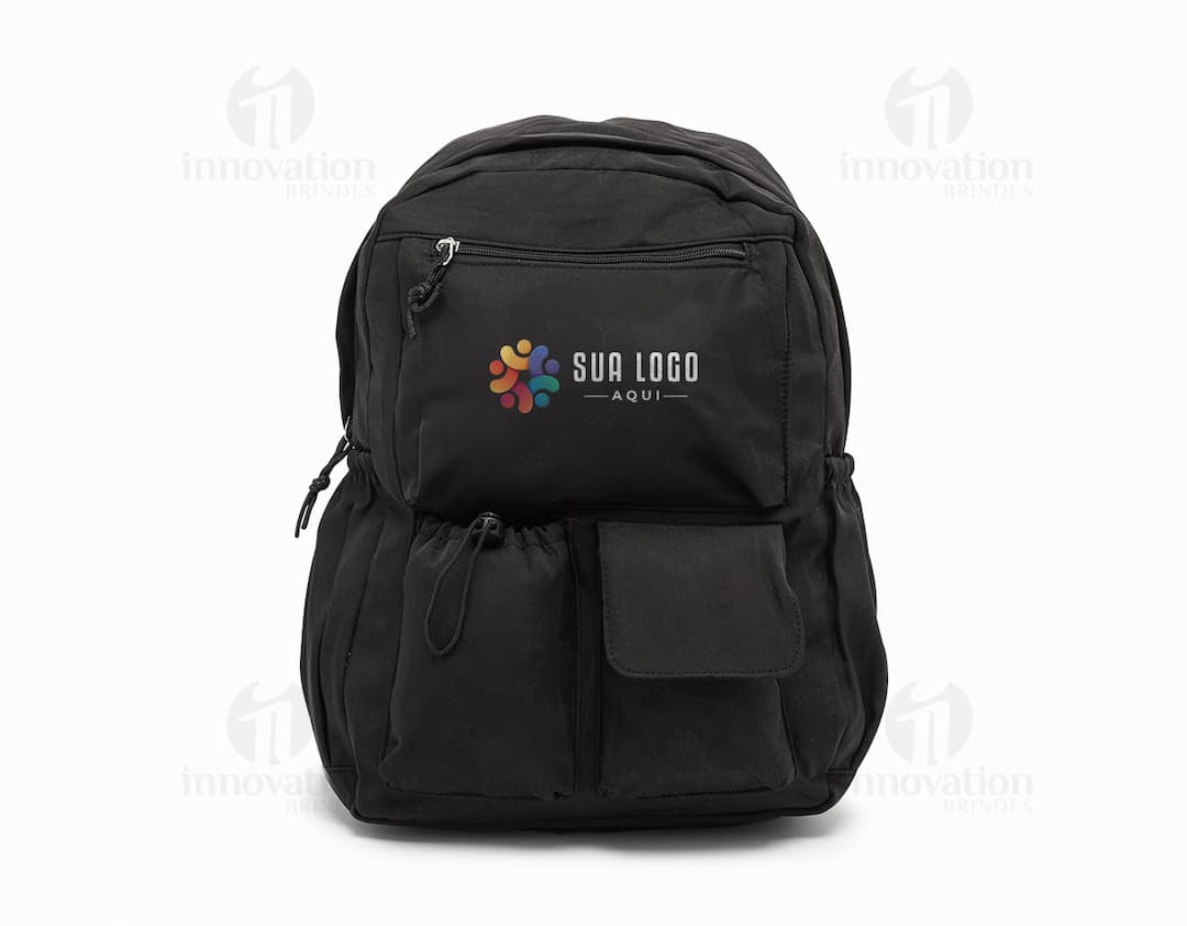 Mochila de poliéster USB com 25 litros de capacidade - perfeita para viagens de negócios e lazer. Armazene seus pertences com estilo e praticidade. Ideal para homens de negócios e executivos modernos. Mantenha-se elegante e organizado em todas as ocasiões. Nunca fique sem bateria com o USB embutido. Confortável, durável e espaçosa. Garanta já a sua!