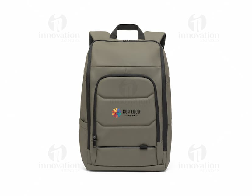 Mochila Notebook 16" Poliéster preta, moderna e elegante, com compartimento para laptop, alças de couro, fecho de metal, perfeita para viagens de negócios e uso profissional.