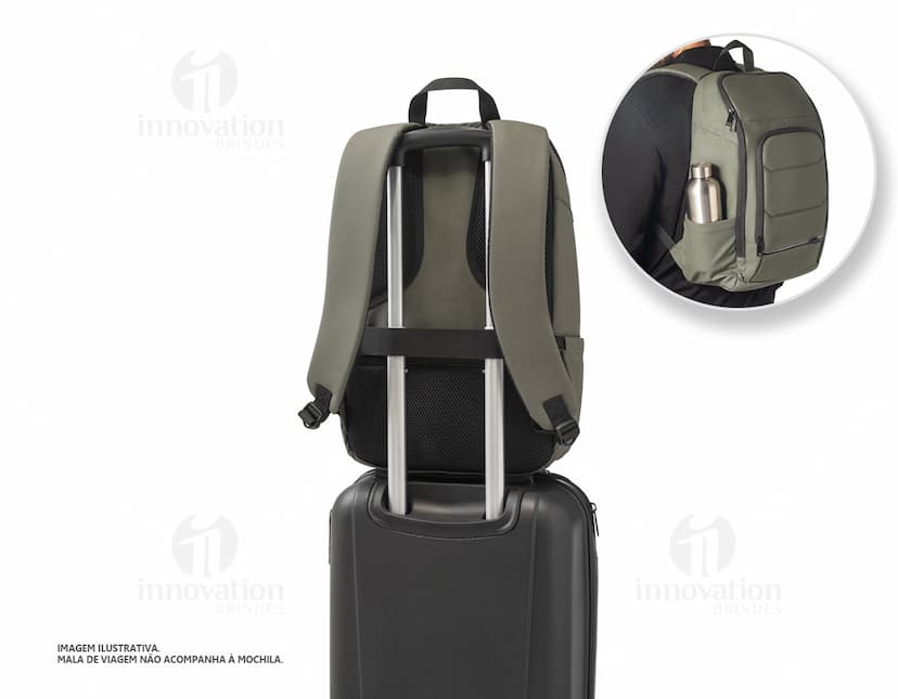 Mochila Notebook 16" Poliéster preta, moderna e elegante, com compartimento para laptop, alças de couro, fecho de metal, perfeita para viagens de negócios e uso profissional.